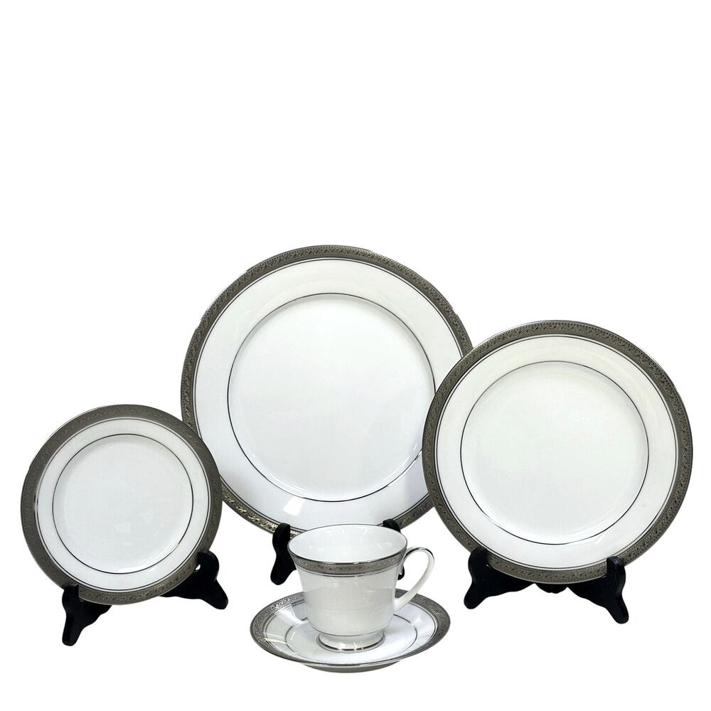 Noritake Legendary Crestwood Platinum 4166 Fine China 5-Piece Place Setting - Picture 2 of 10